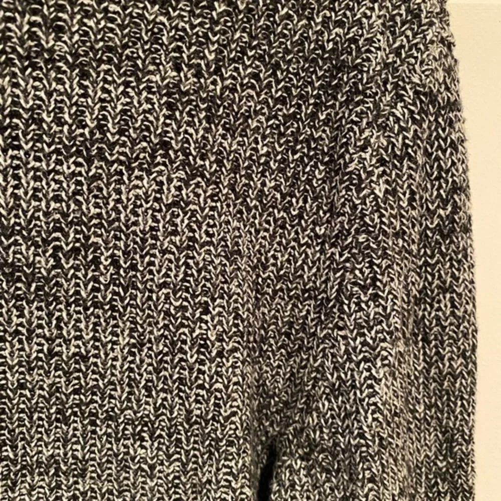 PRINCE & FOX Crew Neck Sweater size small - Picture 3 of 4